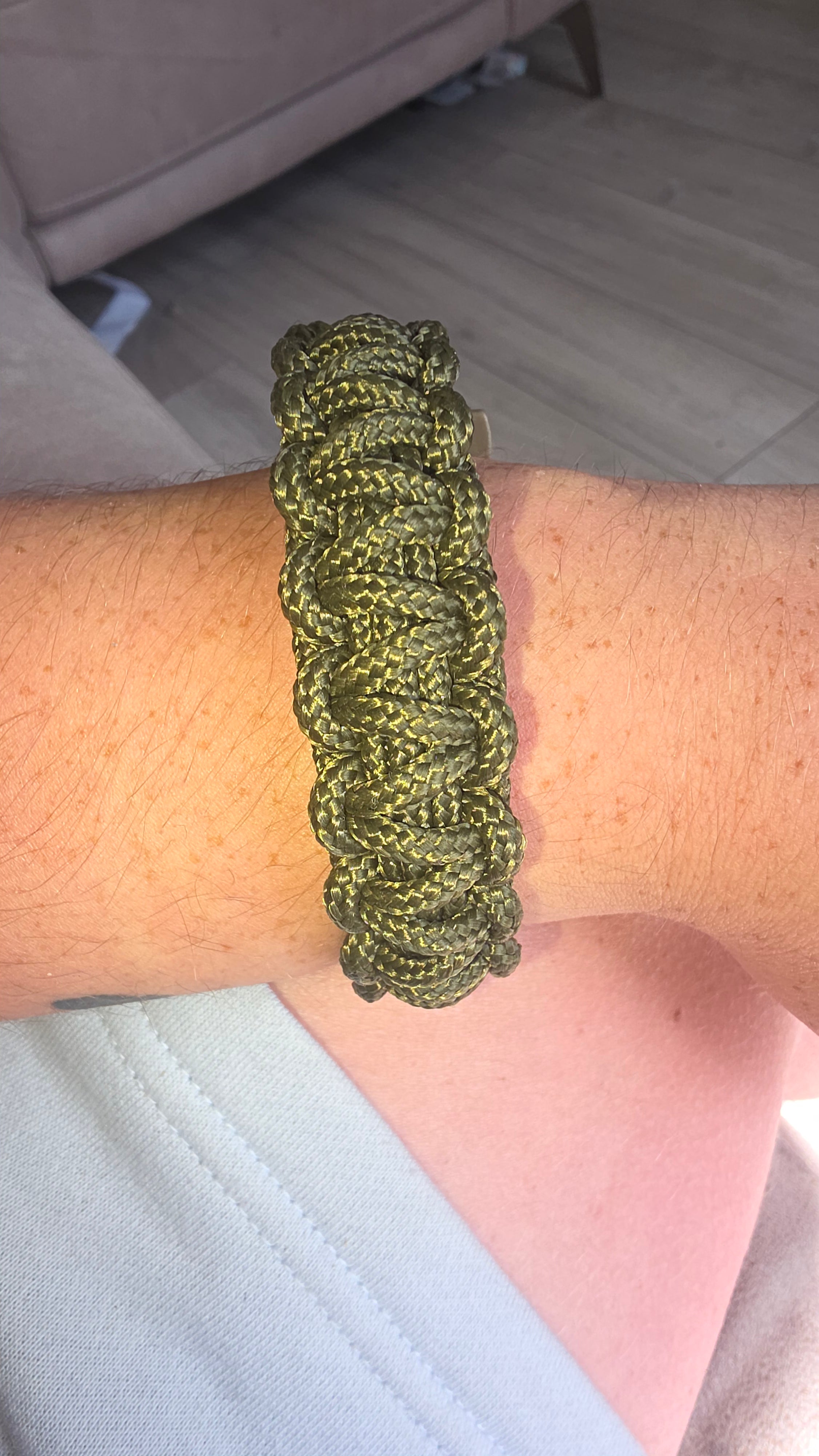 Cobra knot standard clasp