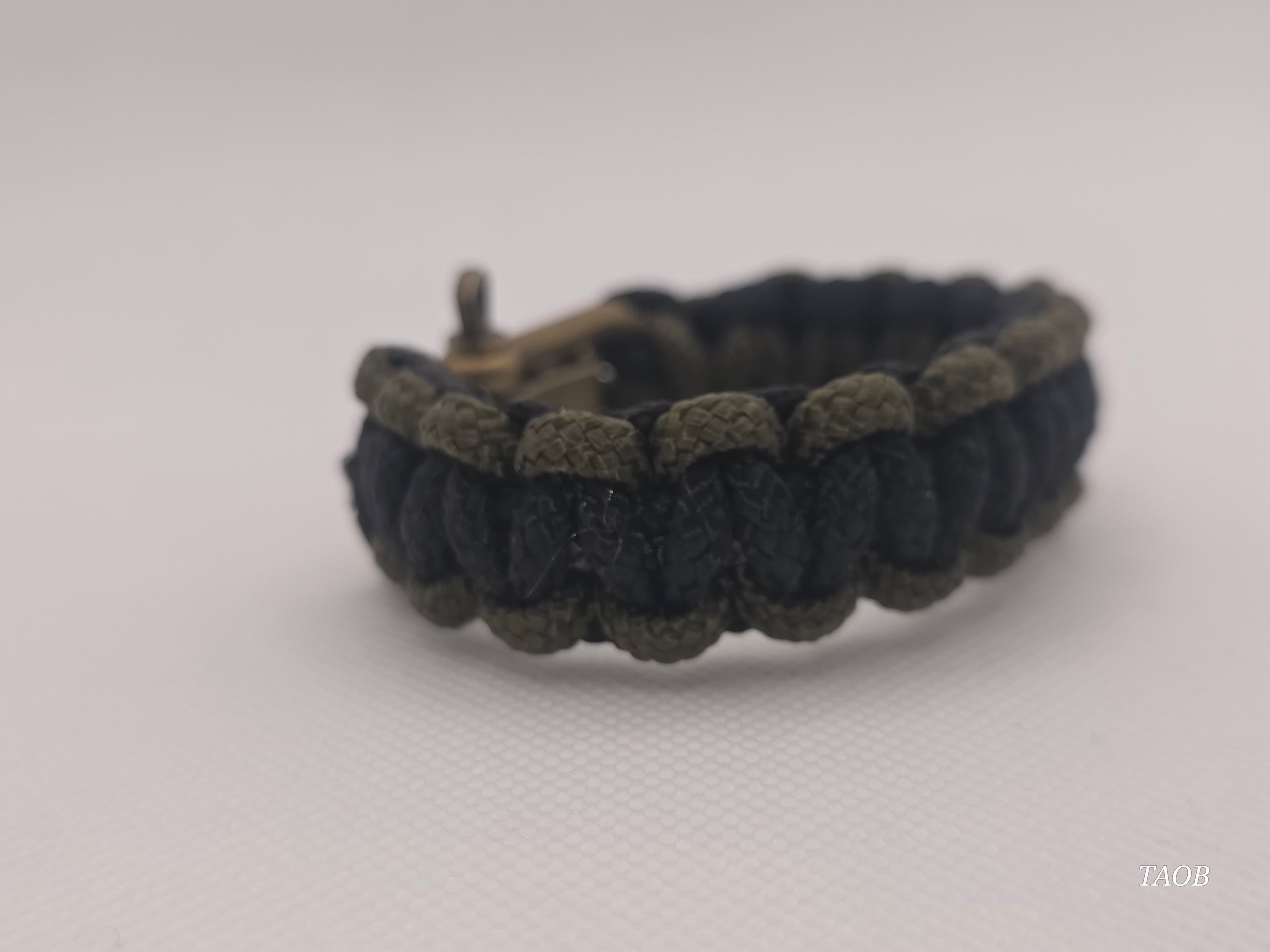 Dual Colour paracord bracelet with brass buckle