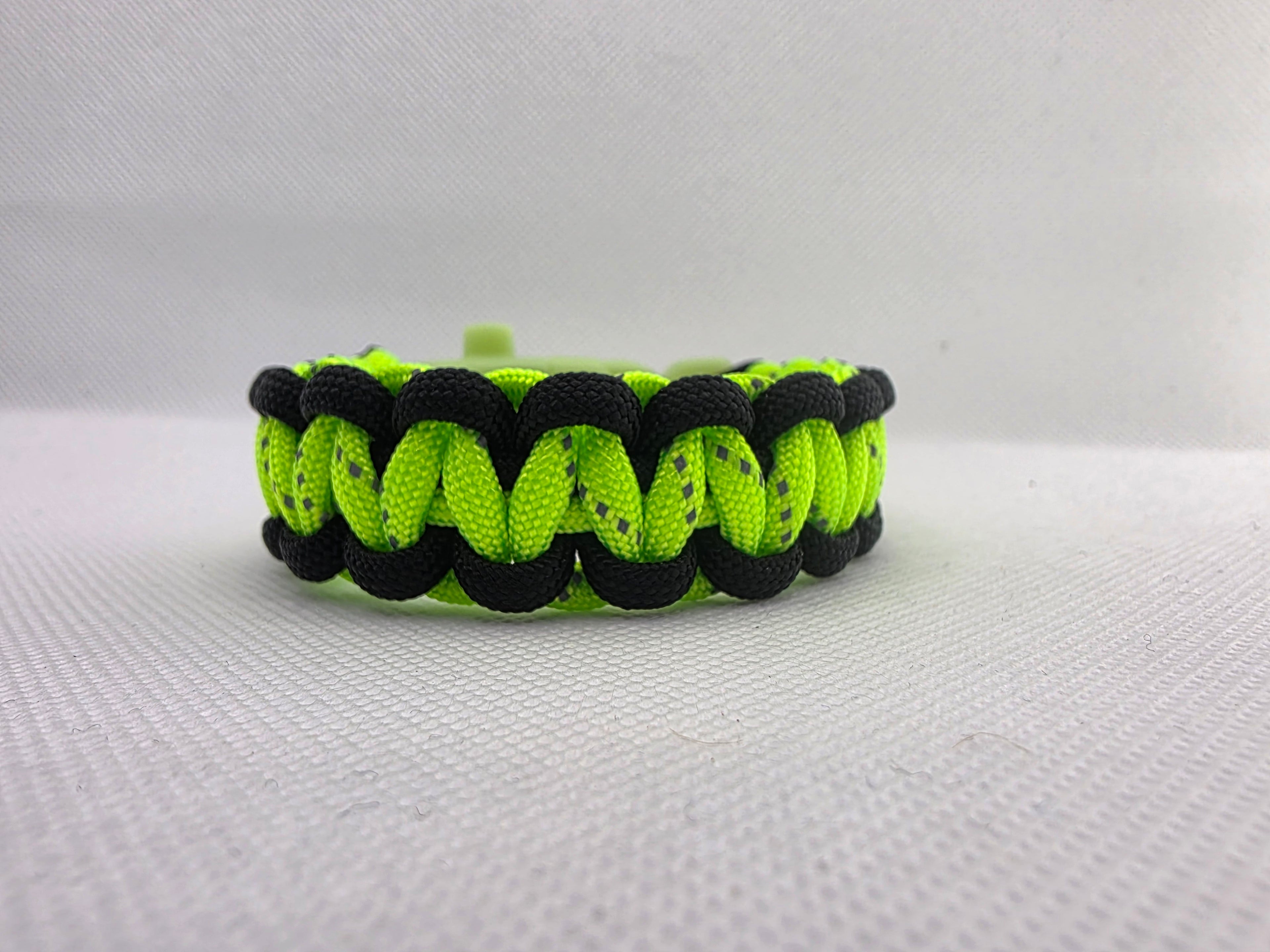 High Visibility paracord bracelet