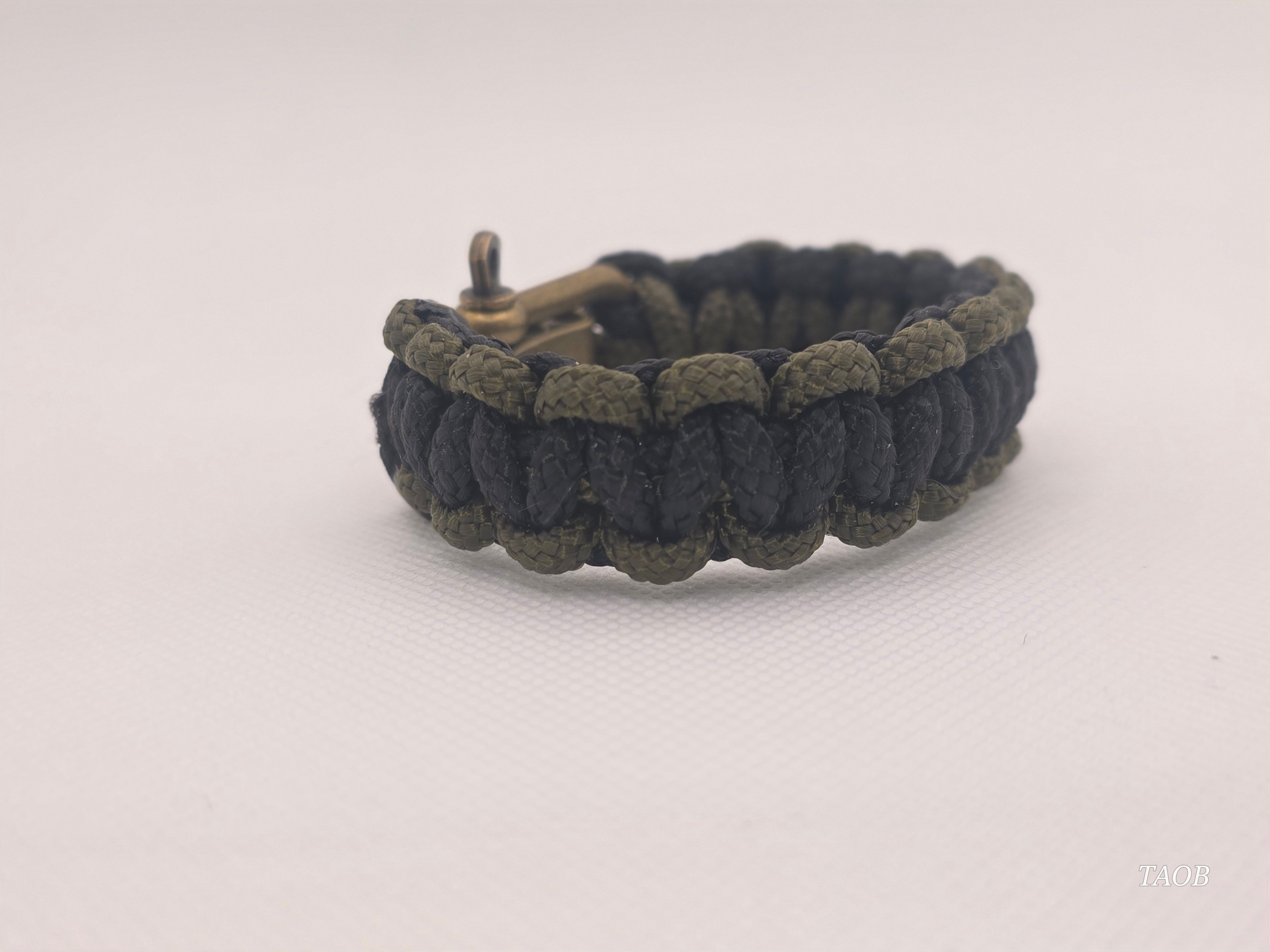Dual Colour paracord bracelet with brass buckle